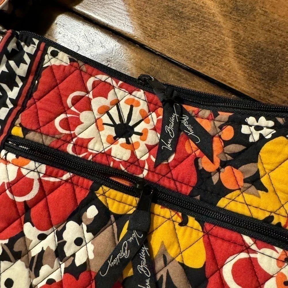 VERA BRADLEY CROSSBODY OR SHOULDER BAG. NWOT. ORANGE/YELLOW/RED